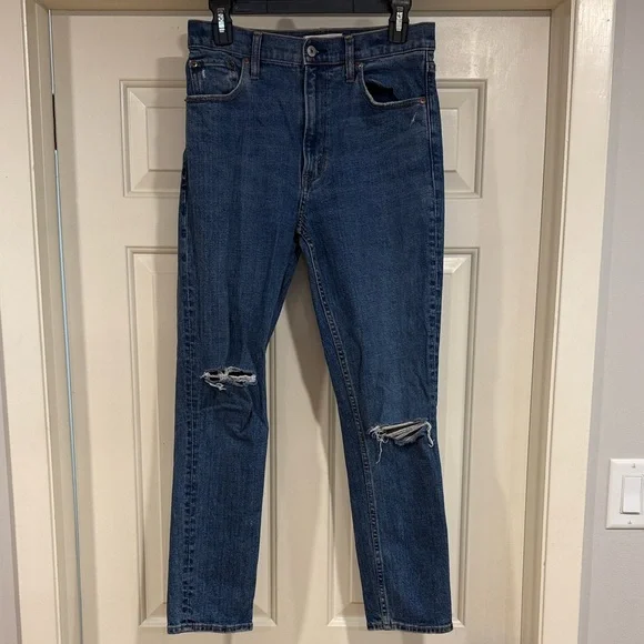 Abercrombie & Fitch Dark Wash Distressed The Skinny High Rise Jeans - Picture 3 of 6